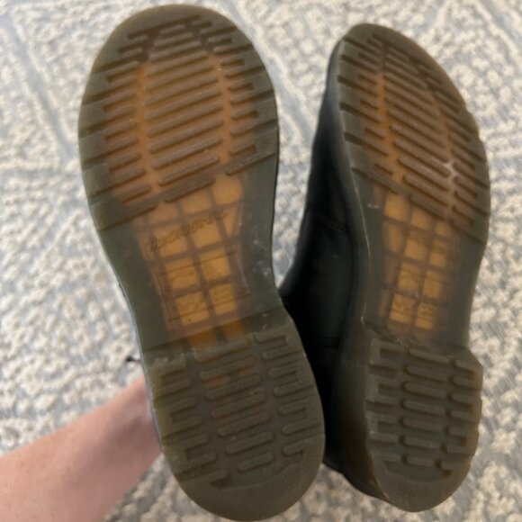 Dr. Martens 2976 Chelsea Boot - Picture 3 of 4